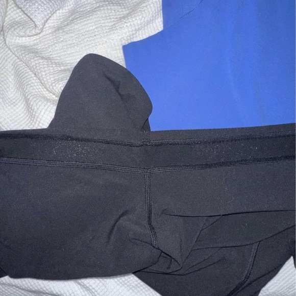 Lululemon Align w/ pockets - Picture 3 of 4